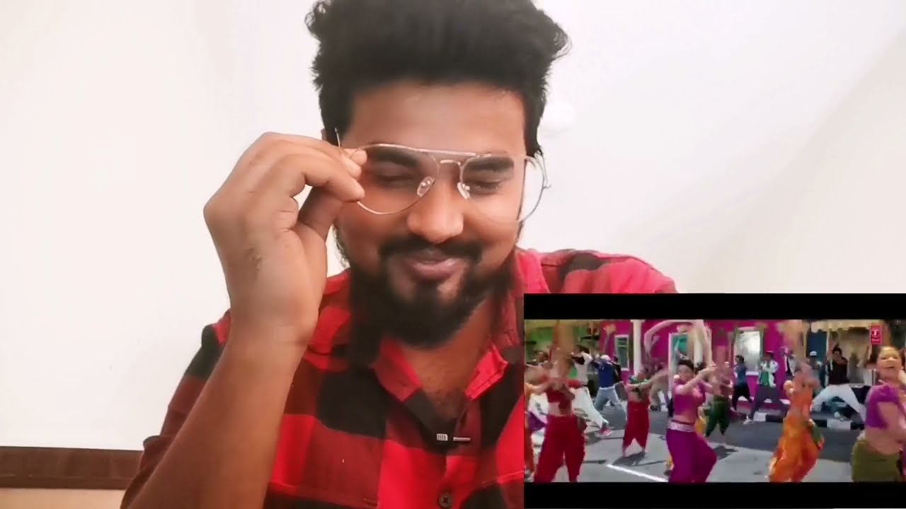 Ringa Ringa Allu Arjun vs Dhinka Chika Salman Khan - Allu fans reaction - funny