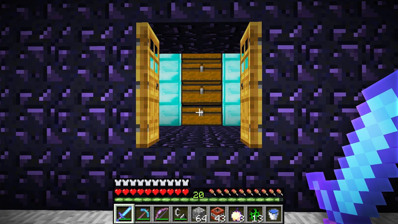 That moment when a RICH BASE leaves their DOOR open... (Minecraft Factions)