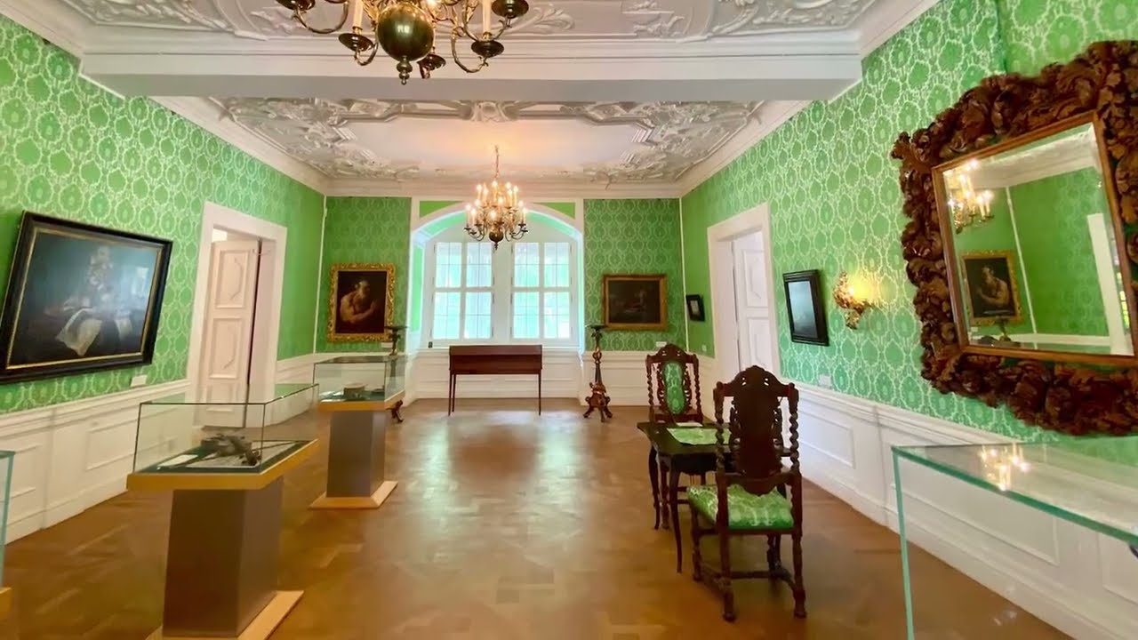 Der luxuriöse Spiegelsaal ist das Prunkstück im Schloss Köthen (Sachsen-Anhalt)