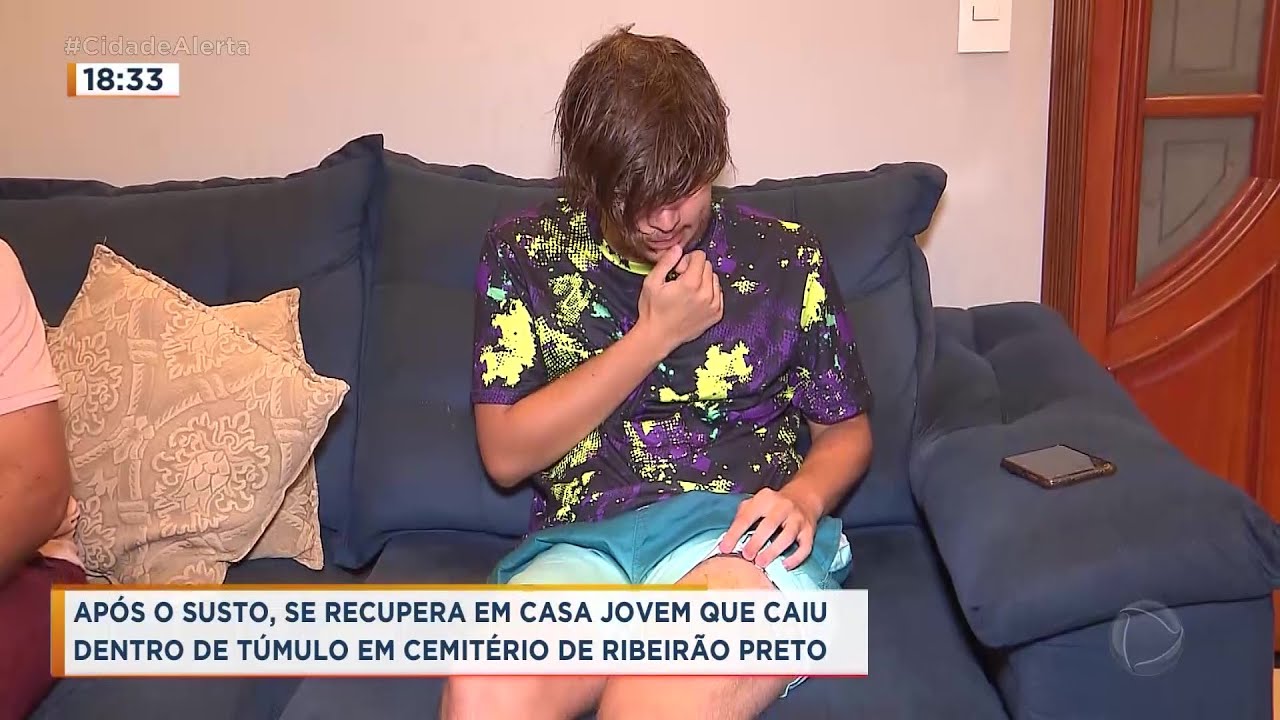 Jovem que caiu dentro de túmulo em cemitério se recupera em casa, em Ribeirão Preto