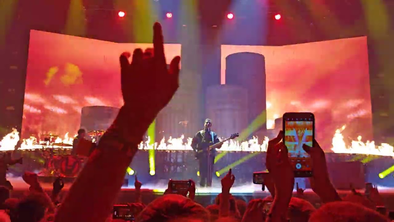 Navigating - Twenty One Pilots LIVE in HAMBURG