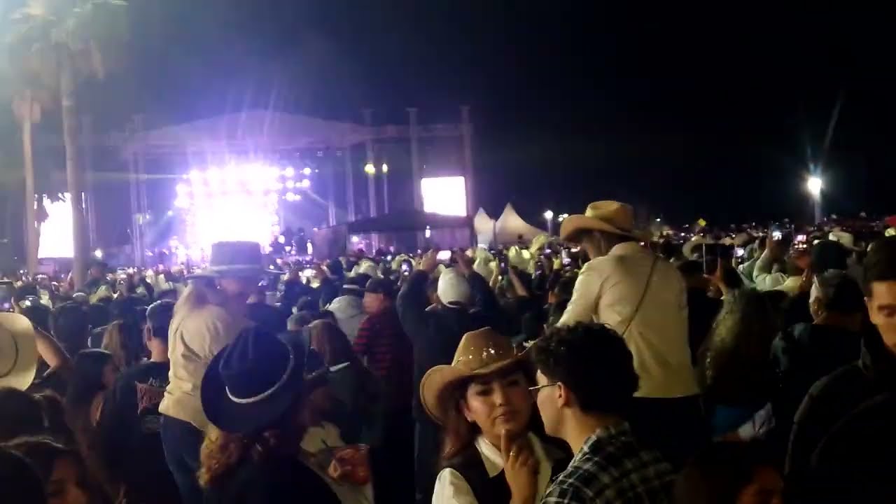 Grupo la brissa en el carnaval 2026 guaymas sonora