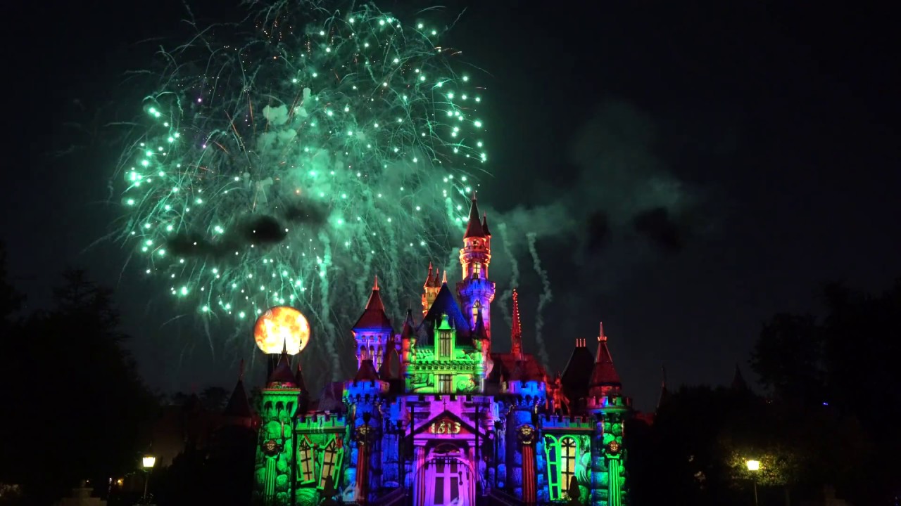 2017 Mickey's Halloween Party Fireworks: Halloween Screams! 4K