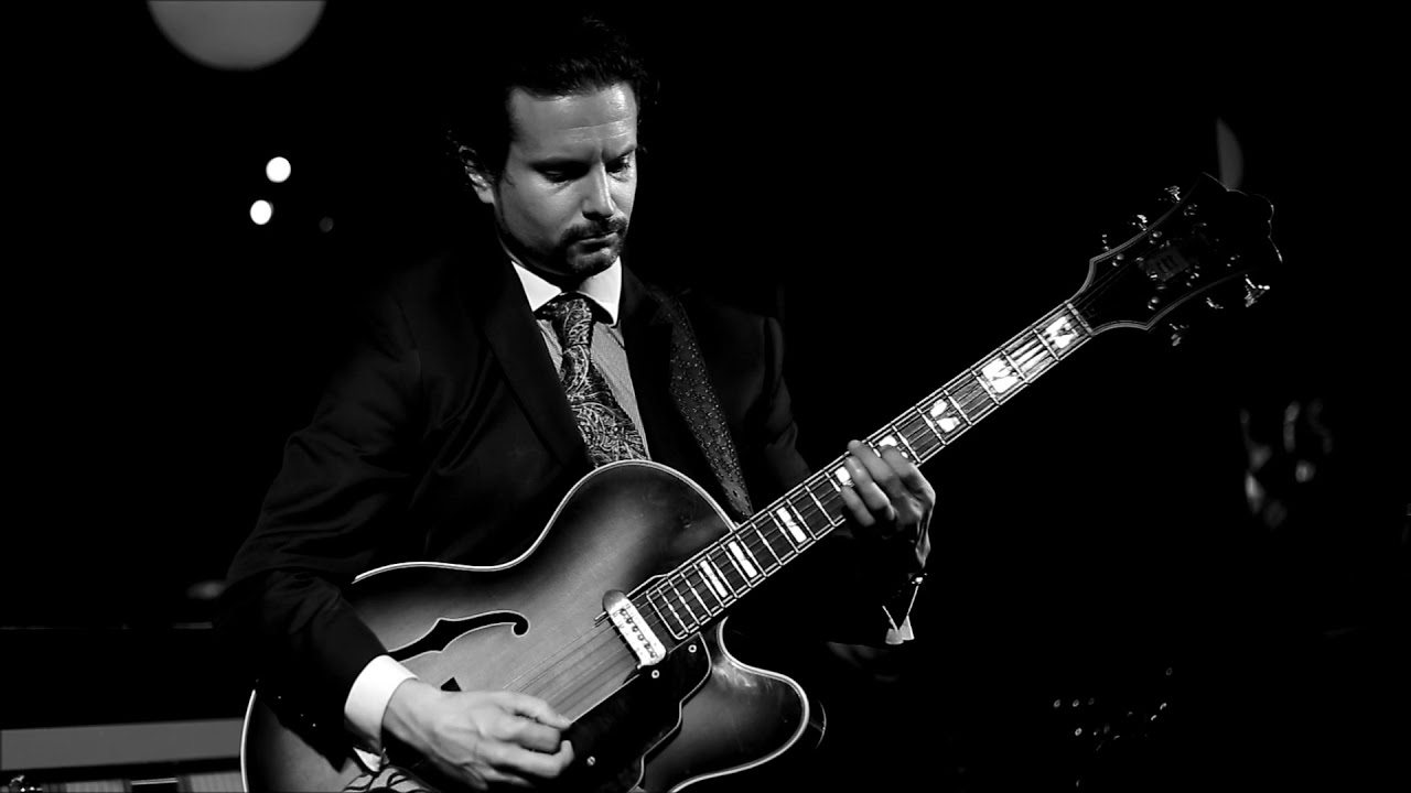 Vinny Raniolo - guitar and Elias Bailey - bass, 