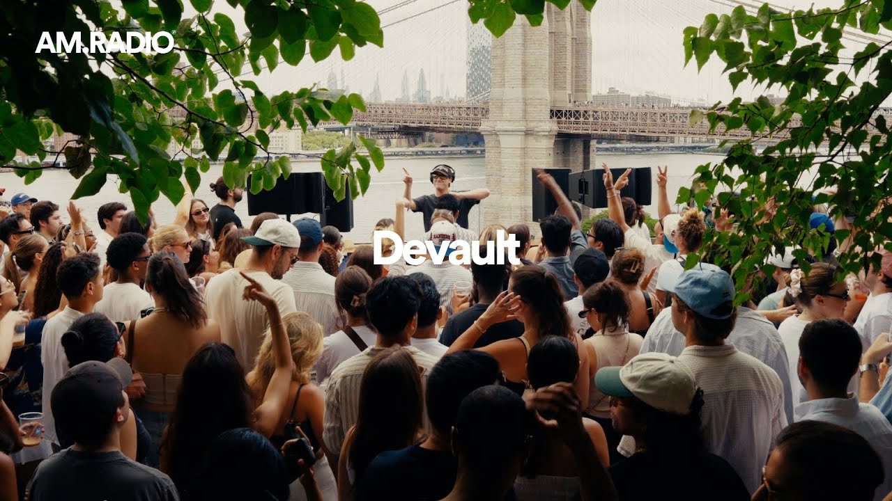 Devault | High Energy Rooftop Set | AM.RADIO 012
