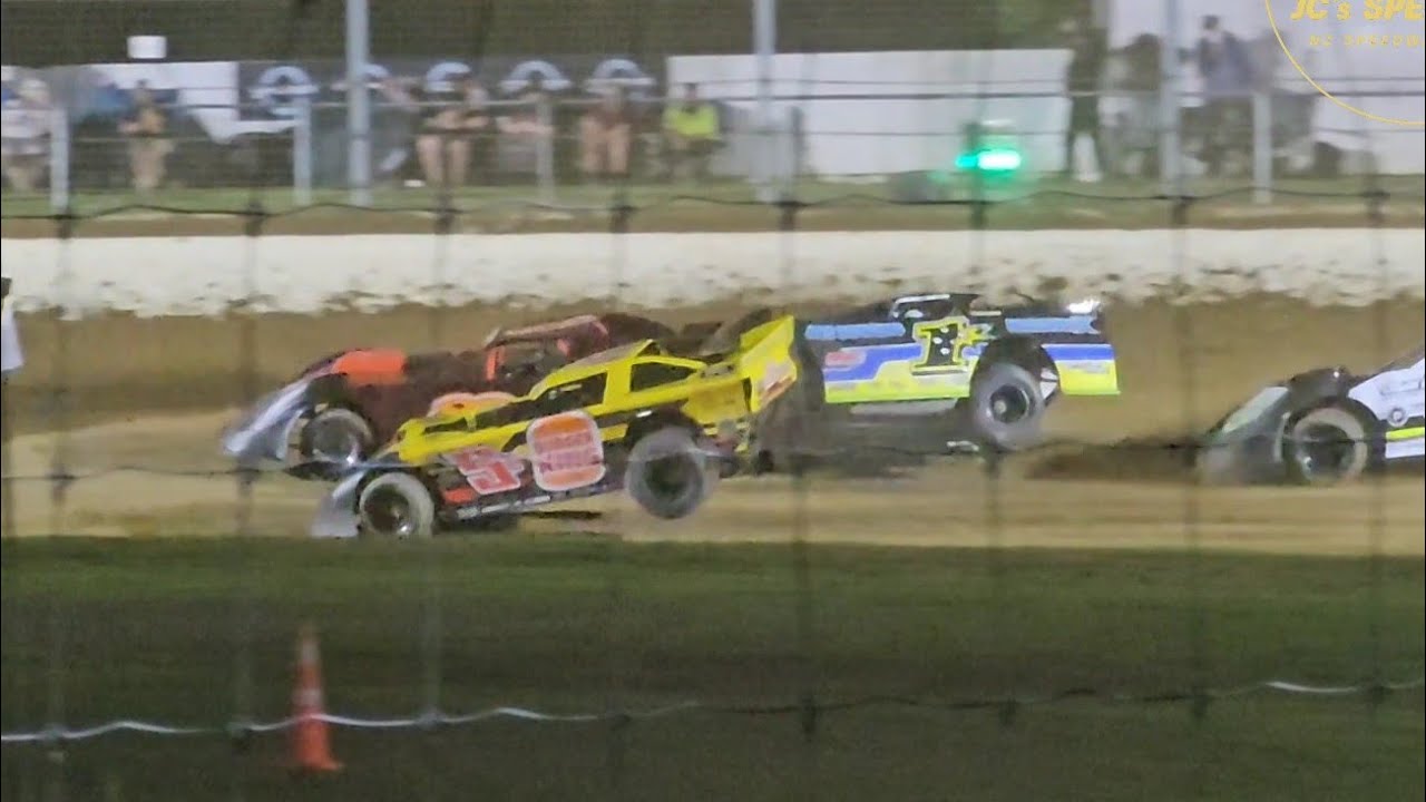 International Supersaloon's - Waikaraka Park Speedway - 31/1/26