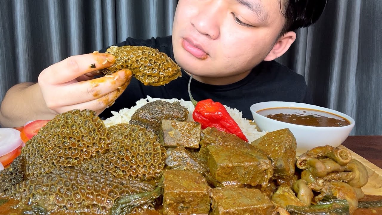 EATING DELICIOUS BEEF INNARDS || SPICY BEEF CURRY WITH VEGS || NORTHEAST INDIA MUKBANG