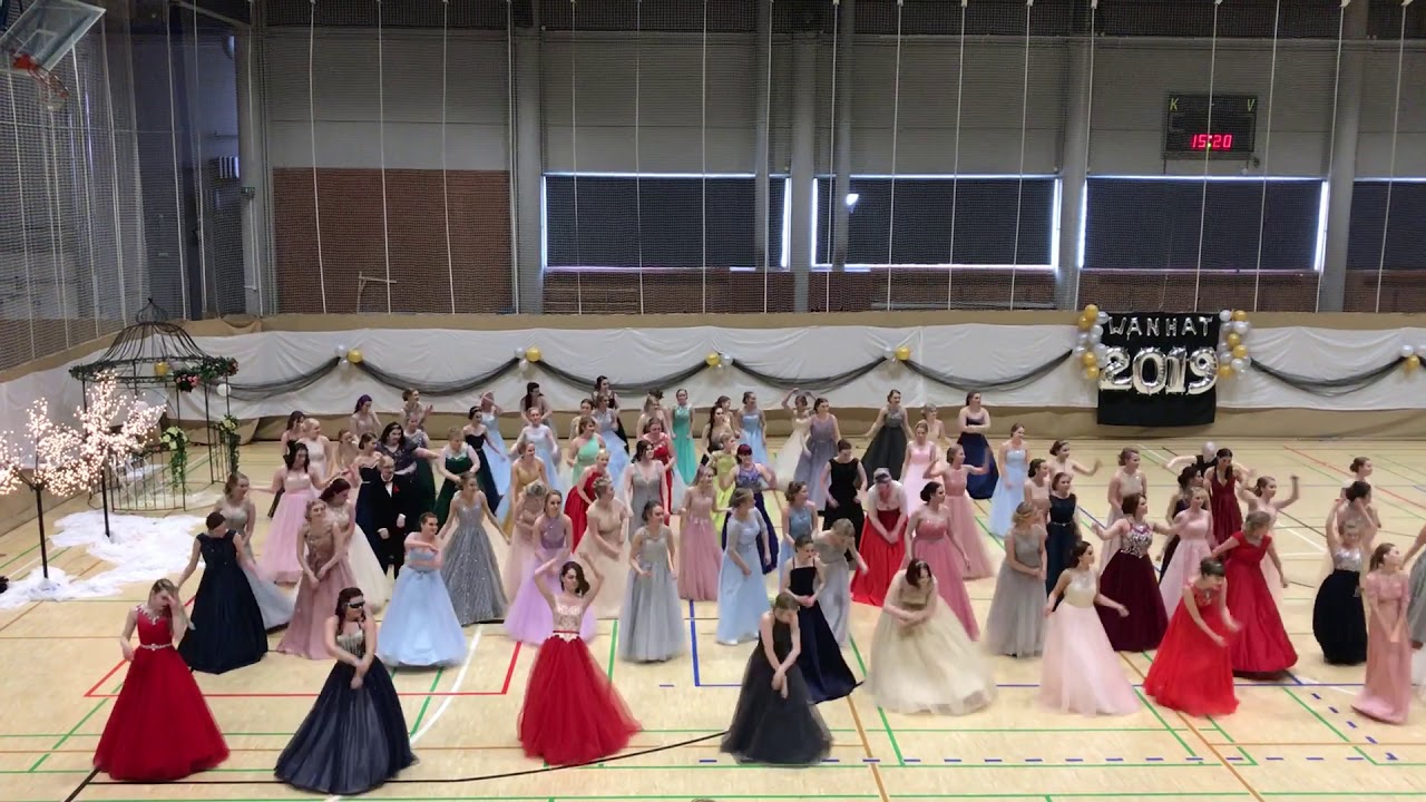 Kajaanin lukion wanhat 2019 oma tanssi. Финляндия бал, танец
