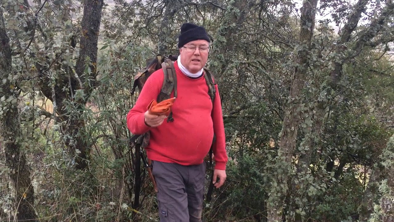 Refugio excavado y manta térmica