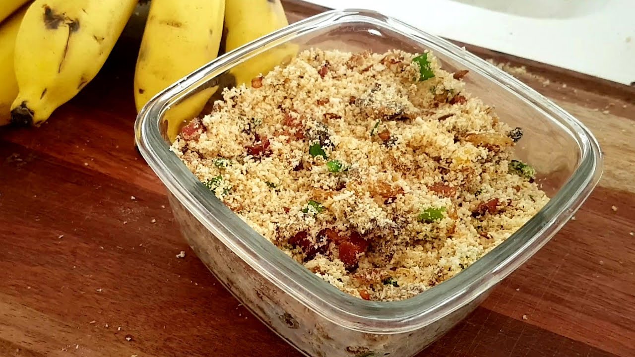 Essa FAROFA DE BANANA com bacon vai te surpreender. Fácil e deliciosa.