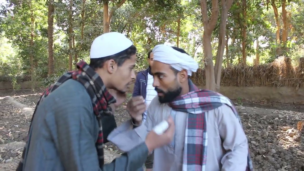 الحاج صديق الحشري شوف مدخل نفسه في خصوصيات الناس ازاي😳