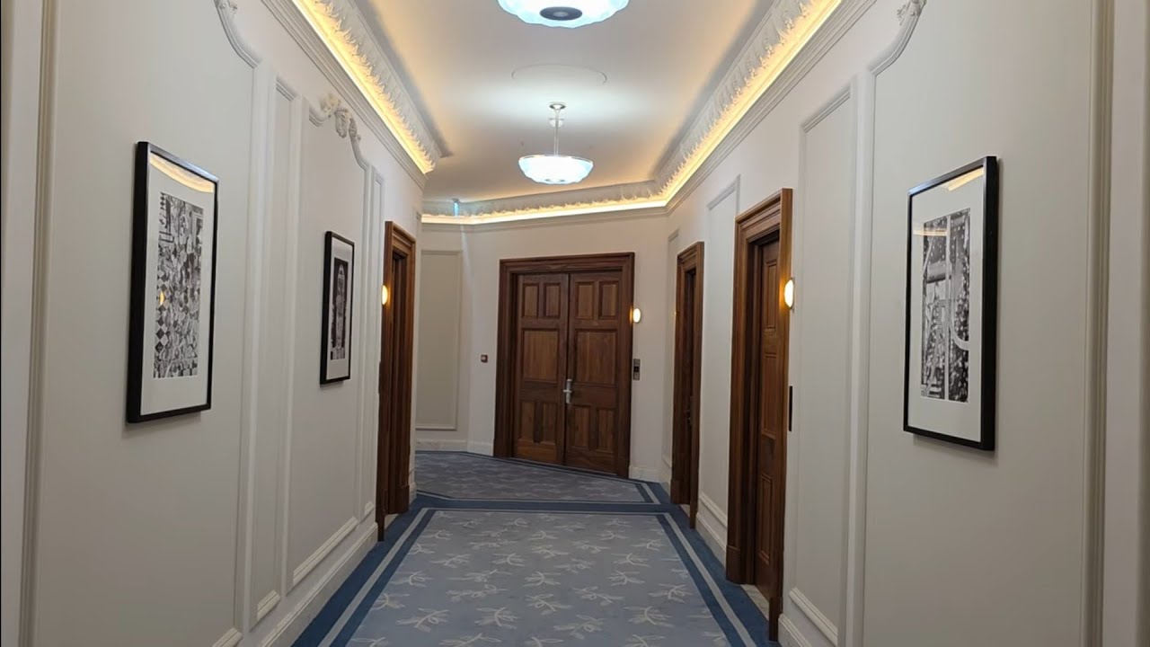 CLARIDGES ROOM 310, IN STUNNING CLARIDGES HOTEL LONDON 