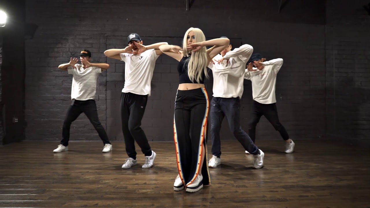 Ava Max &ndash; Sweet But Psycho (The Williams Fam Dance)