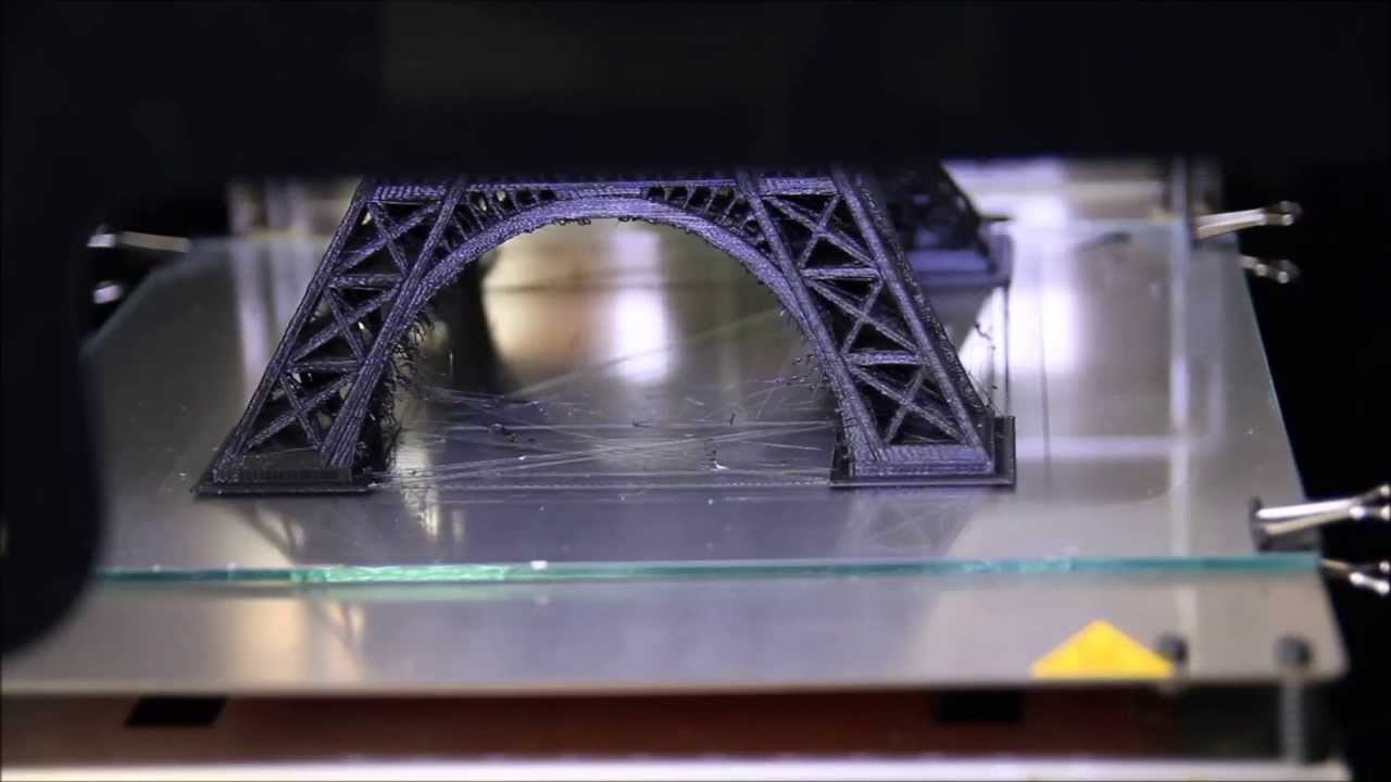 tour eiffel realizzata con la stampante 3d