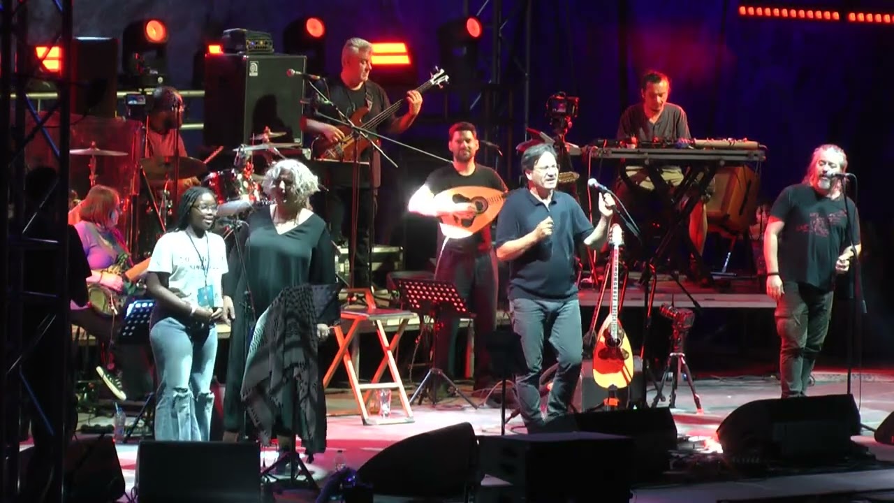 Στην Αμερική  | Μάρθα Φριτζήλα & Guest  - Θανάσης Παπακωνσταντίνου ( Φινάλε Θέατρο Βράχων 2024 )