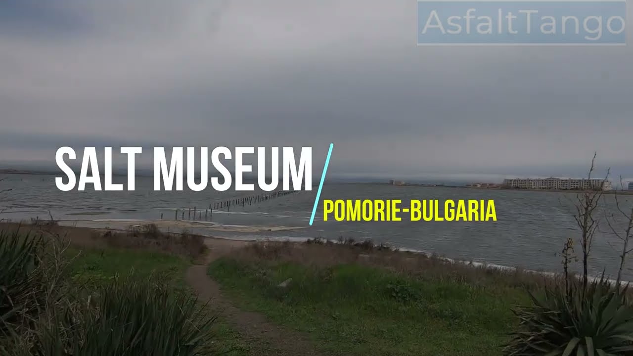 Salt Museum -Pomorie-Bulgaria.Pomorie lake.Întinderi de sare funcționale, încă excavate pe tip vechi