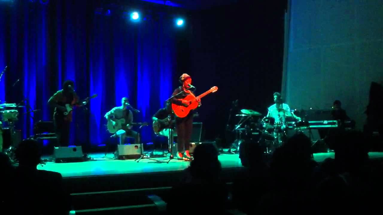Sara Tavares - Ponto de Luz