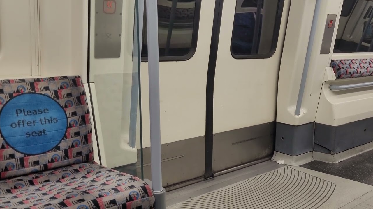 Jubilee line ride from North Greenwich to Canary Wharf