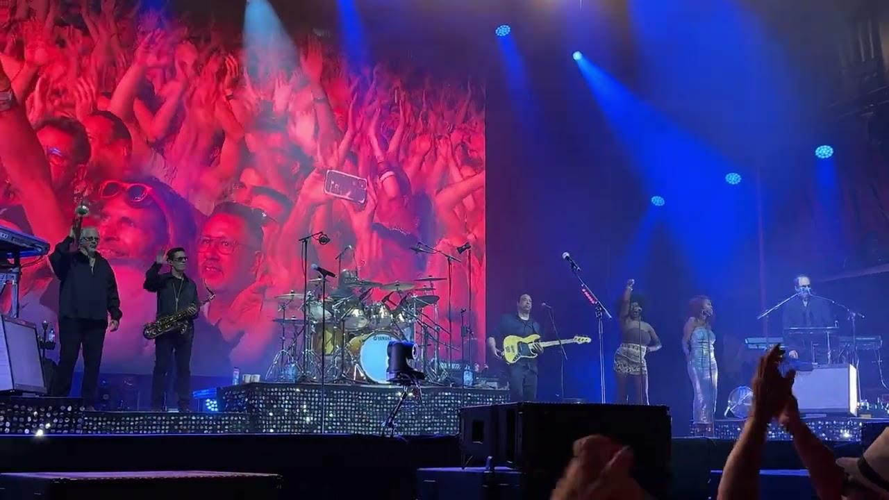Nile Rogers & Chic - Let's Dance (LIVE @ Spoorpark Tilburg 28.06.2025)