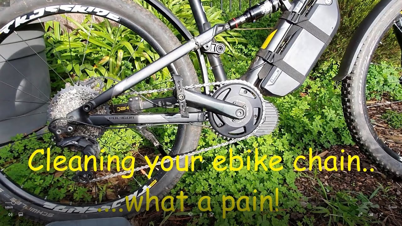 Ebike chain clean. Doing it my way - what a messy job!