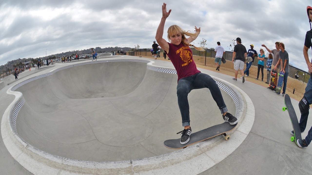 Blog Cam #70 - Oceanside Bowl Session with Mimi Knoop, Cara-Beth Burnside & Friends