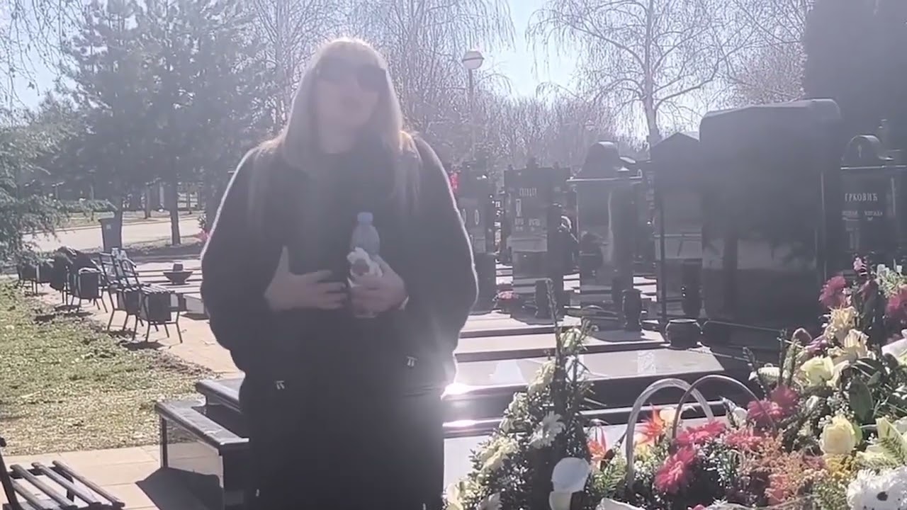 SUZANA JOVANOVIC NA POMENU SASI POPOVICU - BIO JE SALJIVDZIJA I VESEO COVEK KOJI JE SIRIO LJUBAV