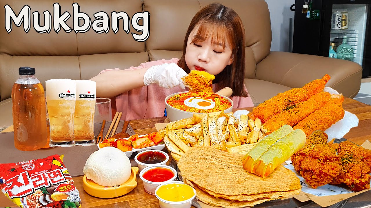 Sub)Real Mukbang-Острый рамэн, куриные ножки, жареный краб, сырные палочки 🍗🍜 Разливное пиво 🍻 ASMR