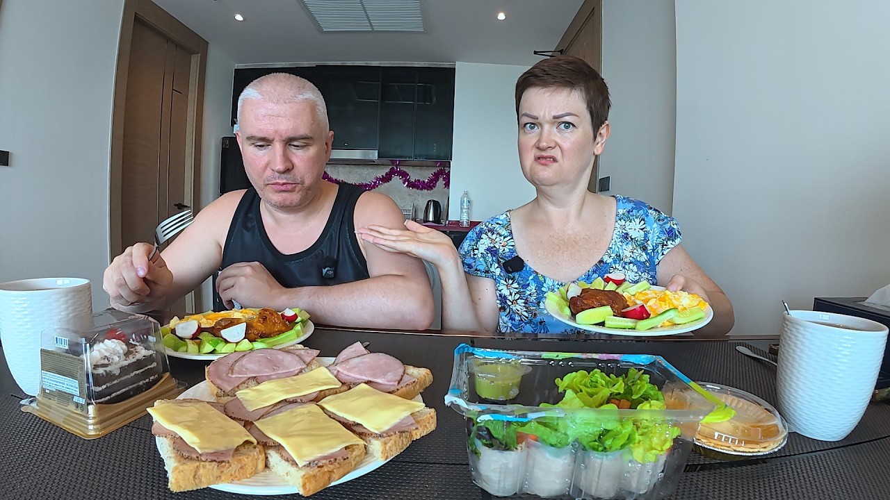Мукбанг вечно НЕДВОЛЬНЫЙ муж как чемодан БЕЗ РУЧКИ! Я ДВИГАТЕЛЬ в нашей Семье) Семейный обед Таиланд