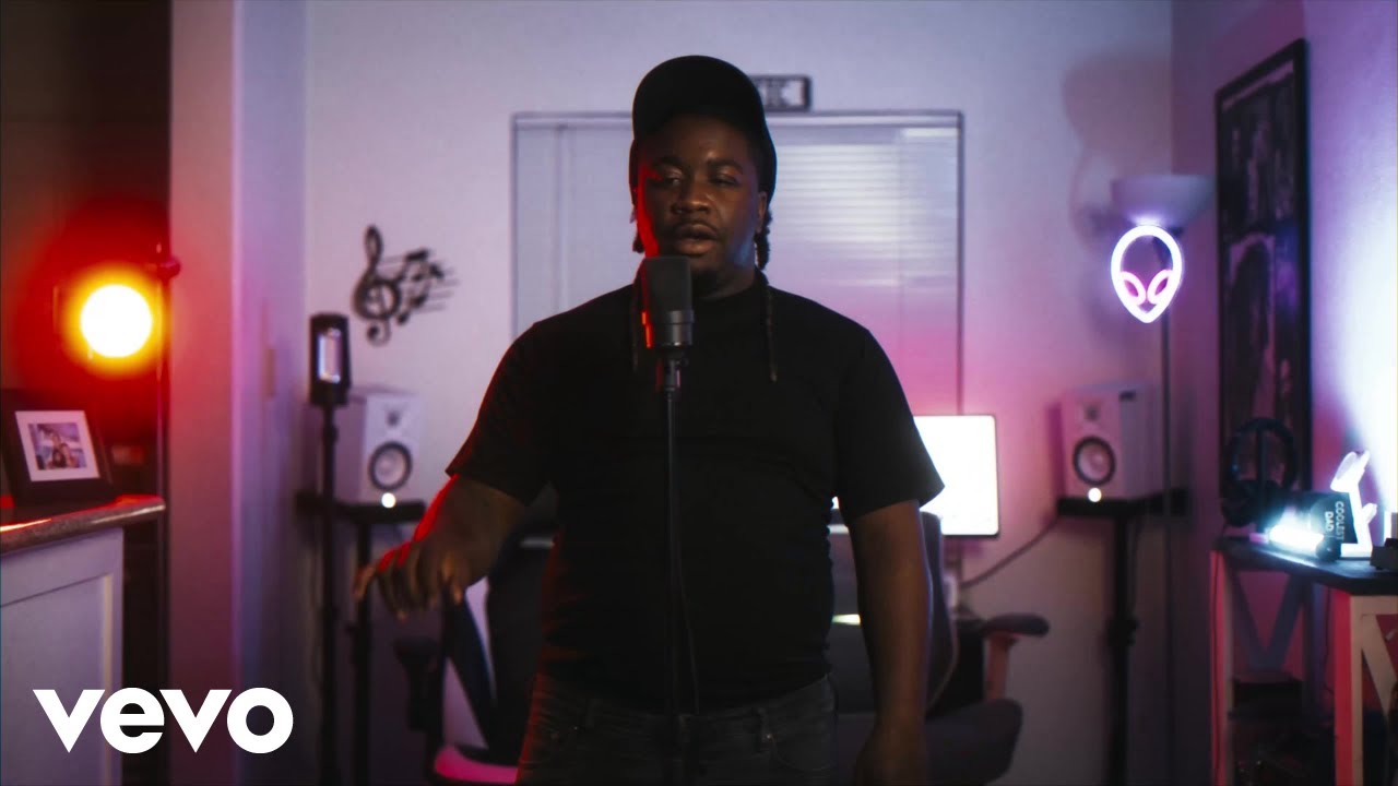 RayRizzle - Black Sleeve Live Performance