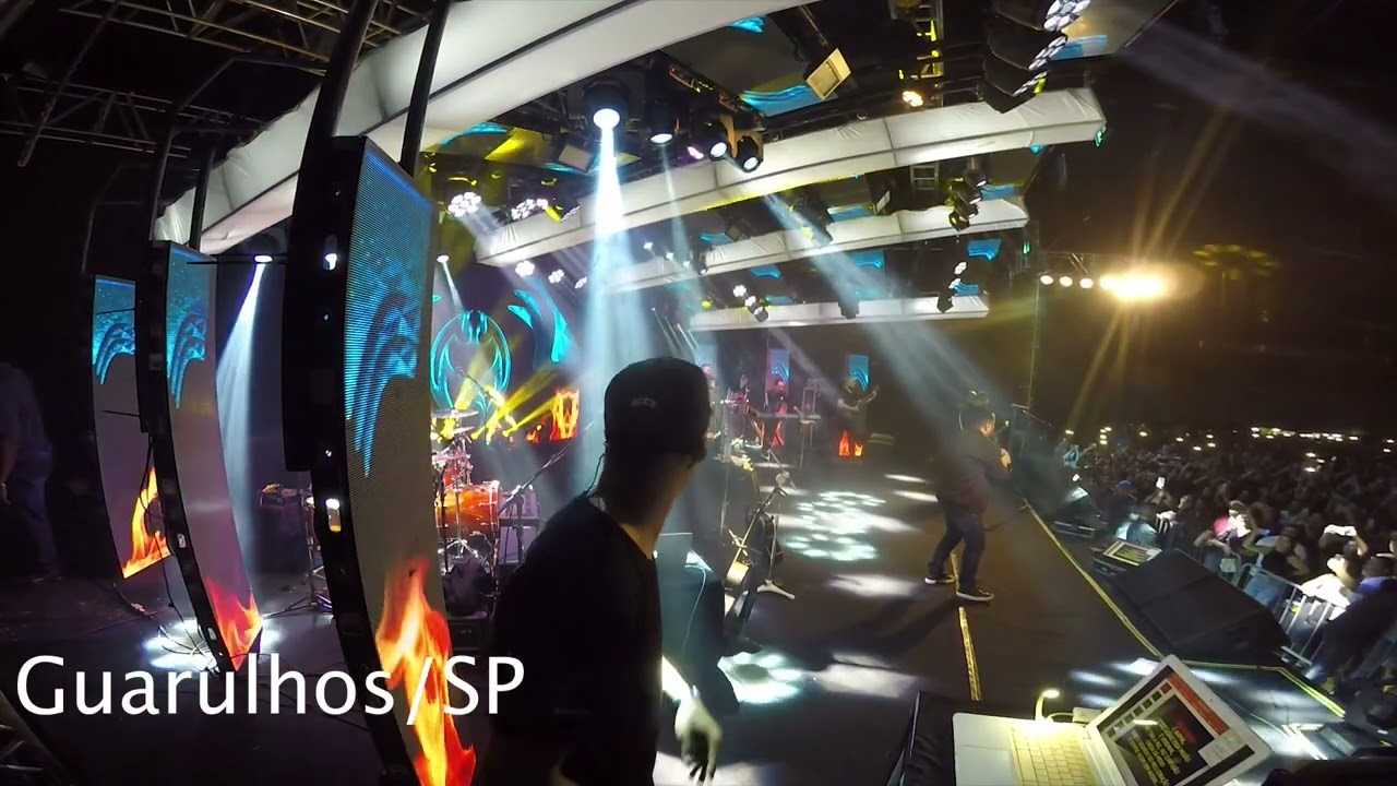 Abertura do show com &aacute;udio da comunica&ccedil;&atilde;o