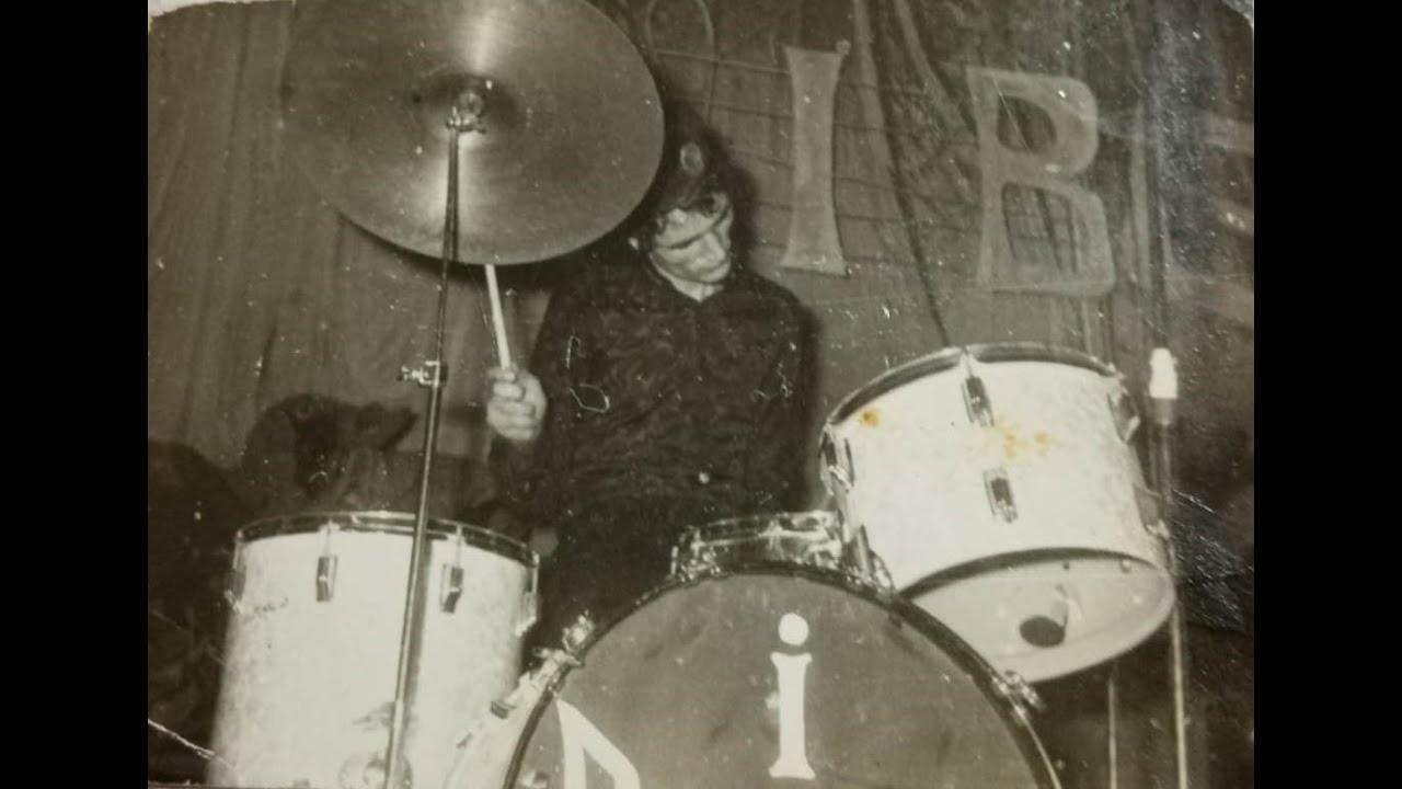 Pensende a Tie (Costa-Strinna)- Giuseppe Fiori e i Bertas - Sassari Serata Live Bosa 1978