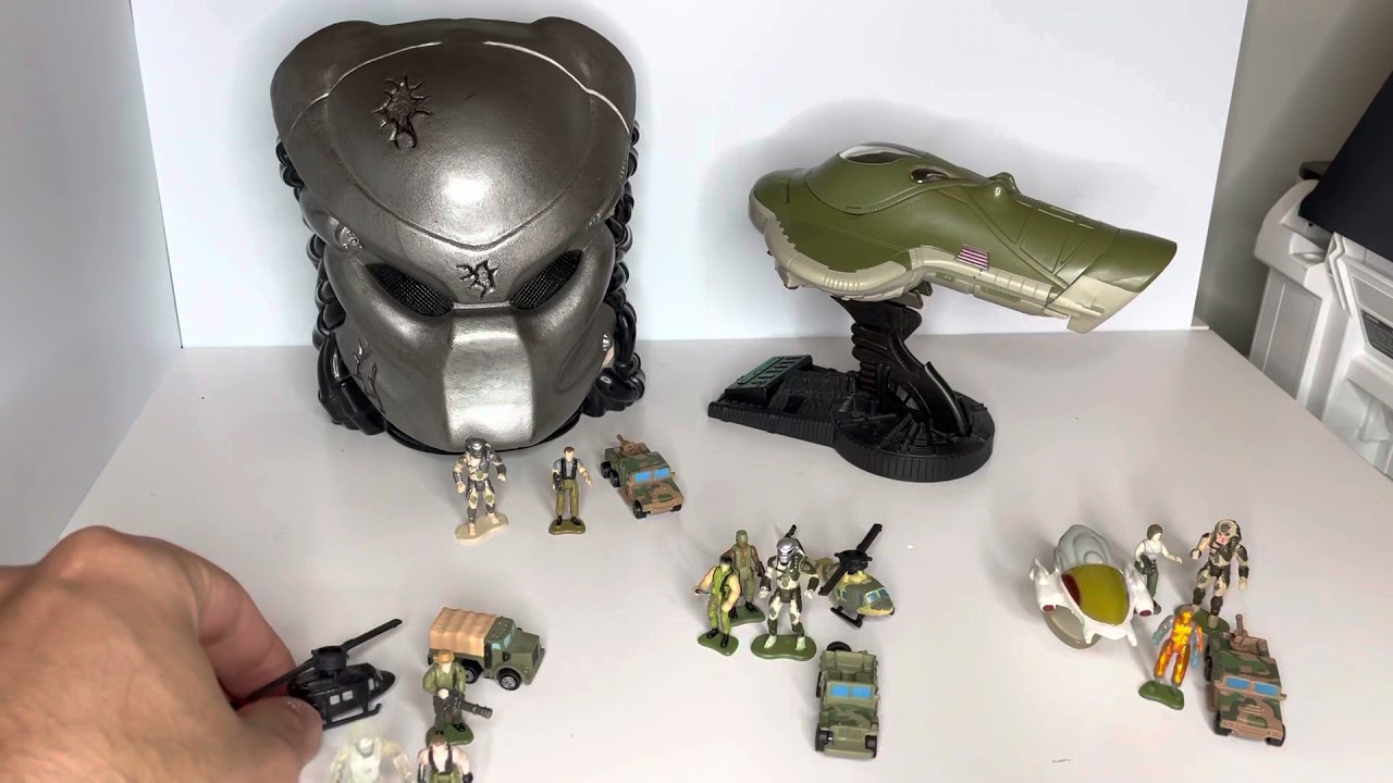 Micro Machines Predator Line - Collections, Transforming Head and Action Fleet Ship