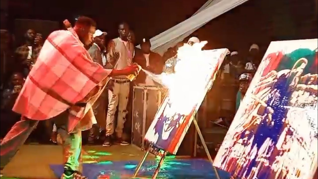 Pierre sonart en prestation live au CICES avec Léba Niamba