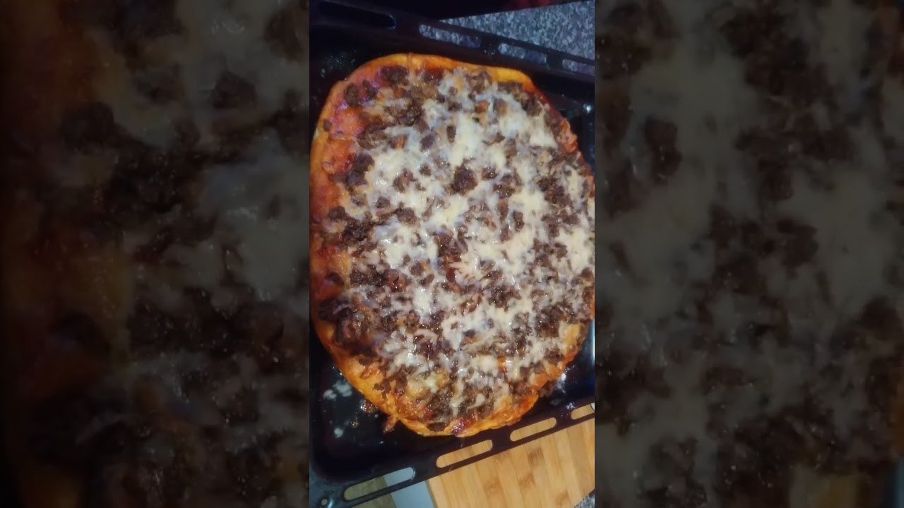 Pizza for 4 or 6 people beef bbq