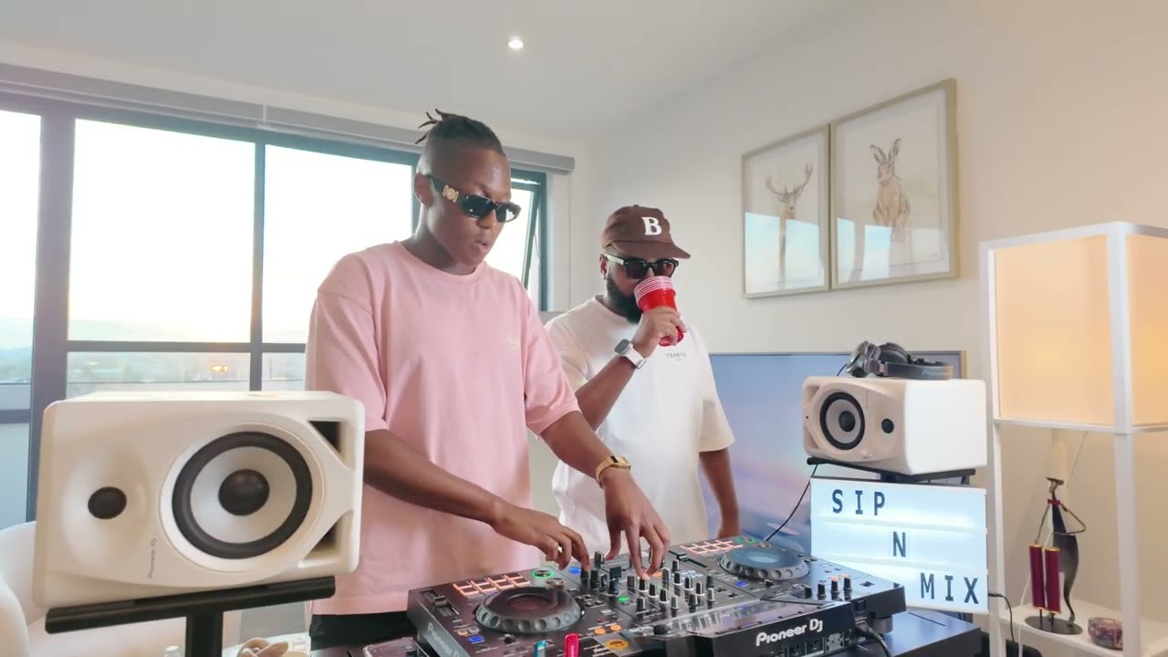 SNM S1E18 B2B SighWithMe | where baselines , broken beats and melodic voices interface.