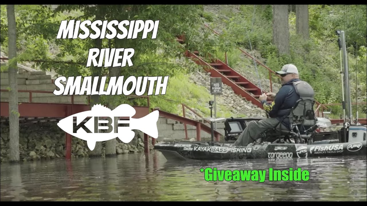 Kayak Fishing The Mississippi River | La Crosse, Wisconsin VLOG