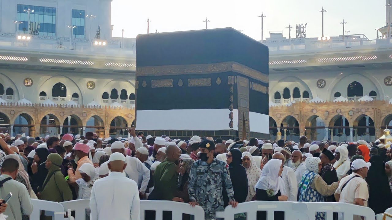 Live di pelataran Ka'bah