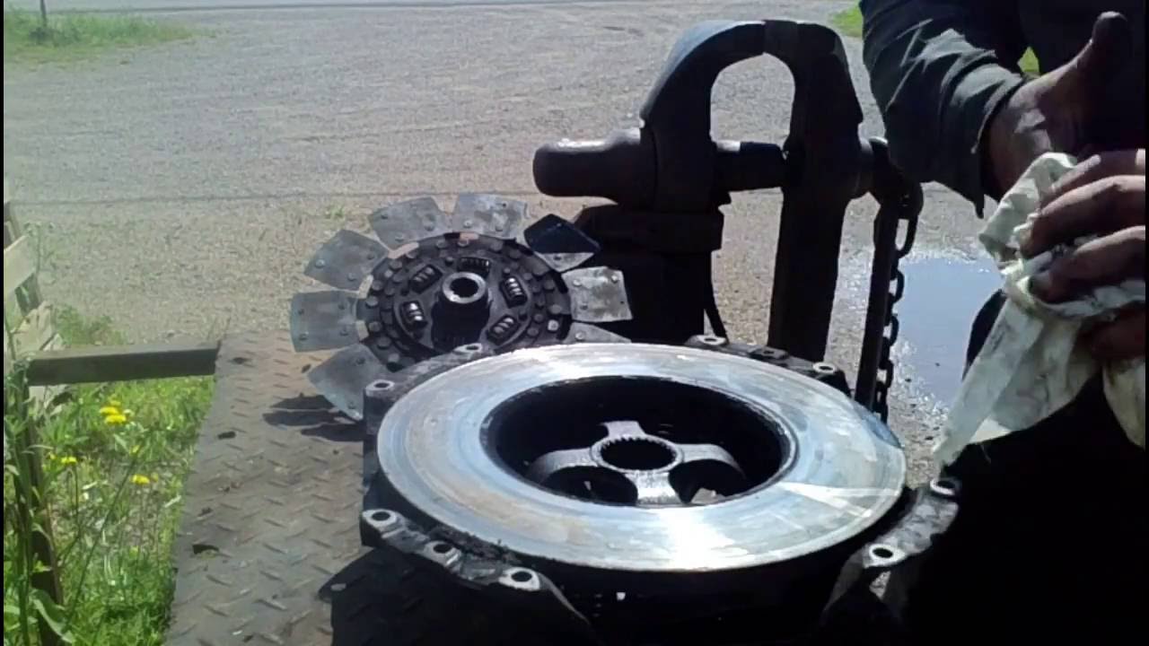 Ford 3910 clutch change