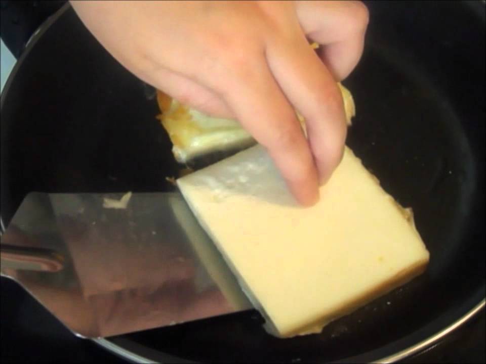 COCINERE - 38. QUESO ASADO CON MOJO (DÍA DE CANARIAS)
