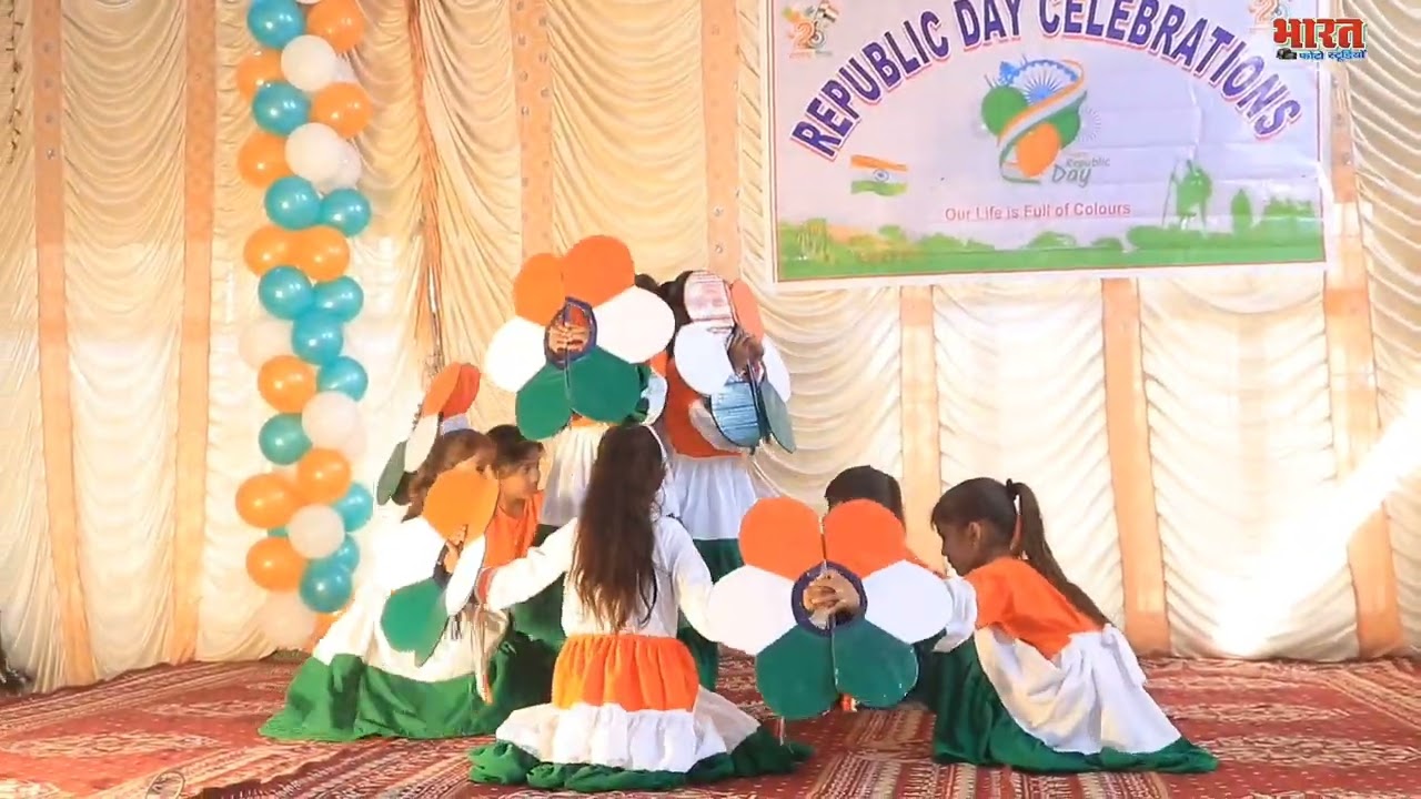 Mera mulk mera desh,#@😳😘mera ye watan 🥰 song wonderful performance by cute girl's,*😘🙂🥰🥰