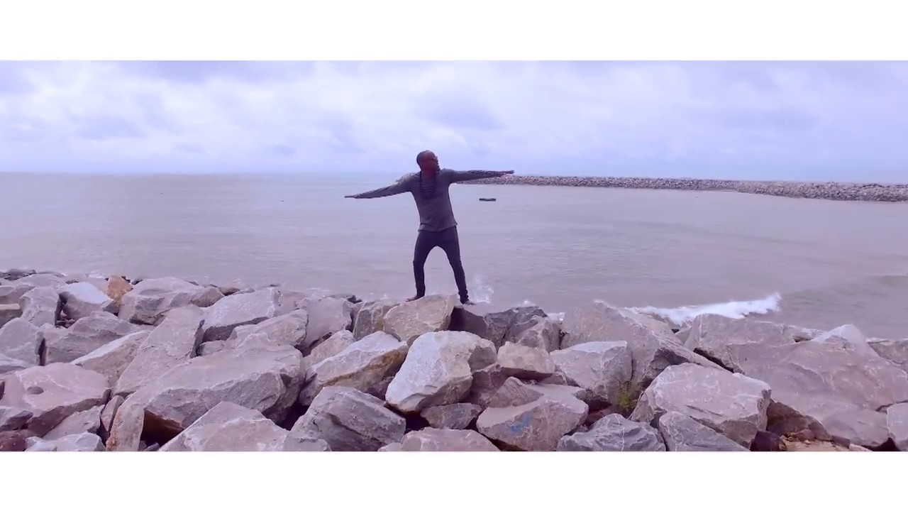 Cotonou City Crew - Je Ne Suis Qu'un Homme (CLIP OFFICIEL)