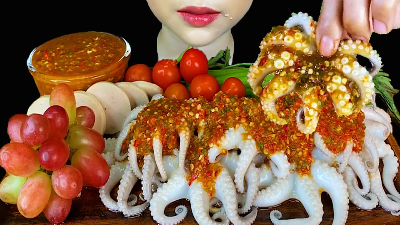 EATING SEAFOOD||OCTOPUS & SPICY TAMARIND CHILLI SAUCE