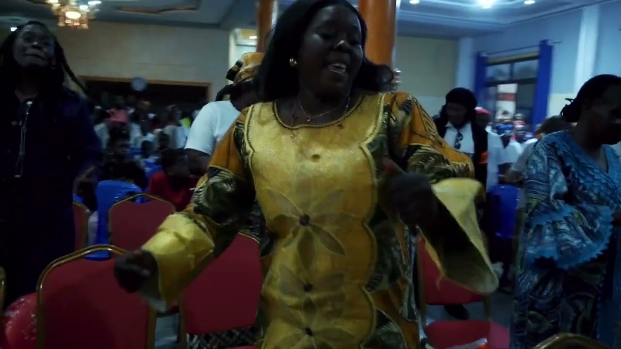 Louange et adoration puissante avec Flavio Motema le conducteur ( GVA ministries)
