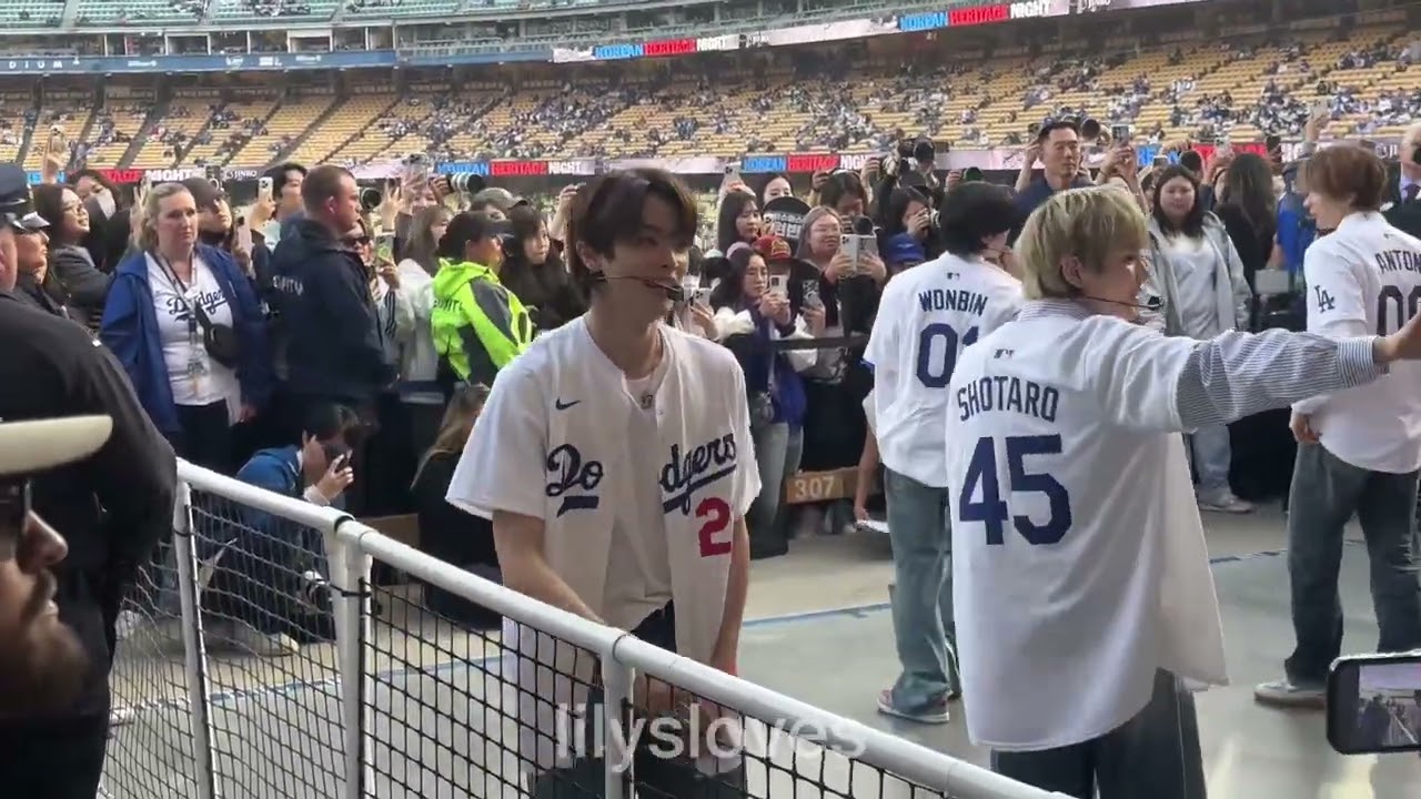 [FANCAM] RIIZE @ LA Dodgers Pre-Game Show (Get A Guitar) 240522