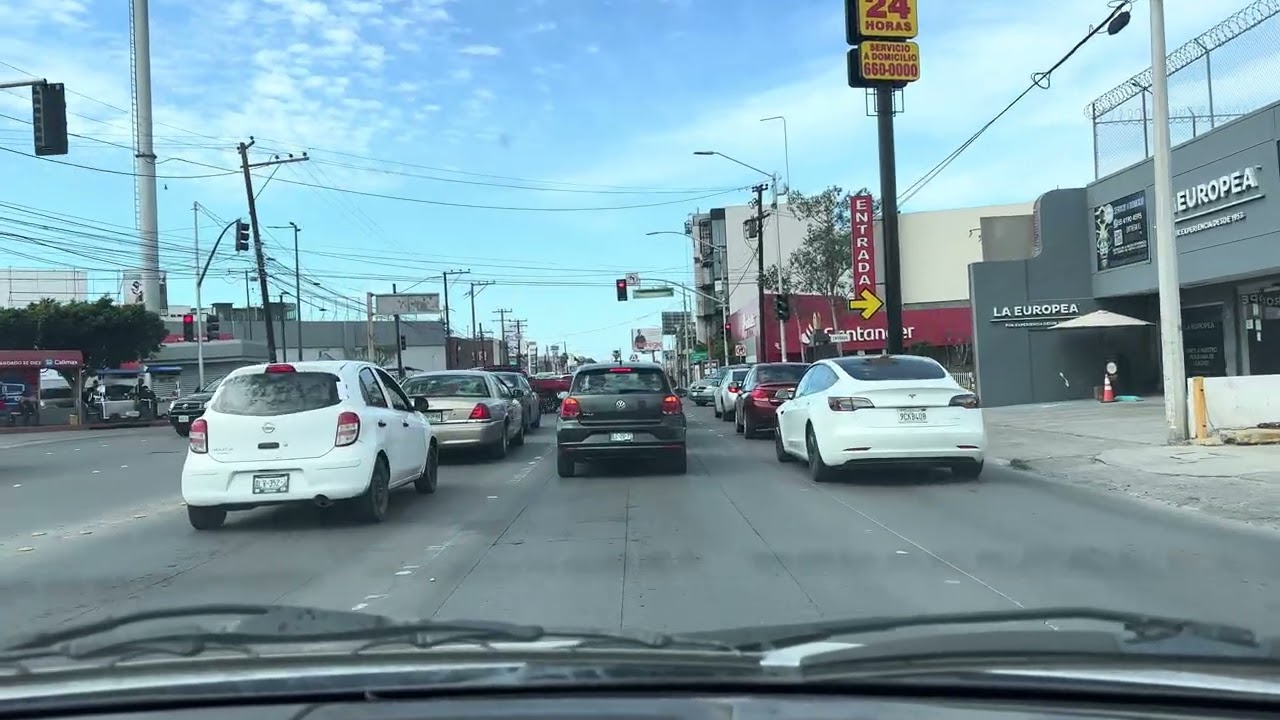 POR GABILONDO Y BULEVAR AGUA CALIENTE TIJUANA 