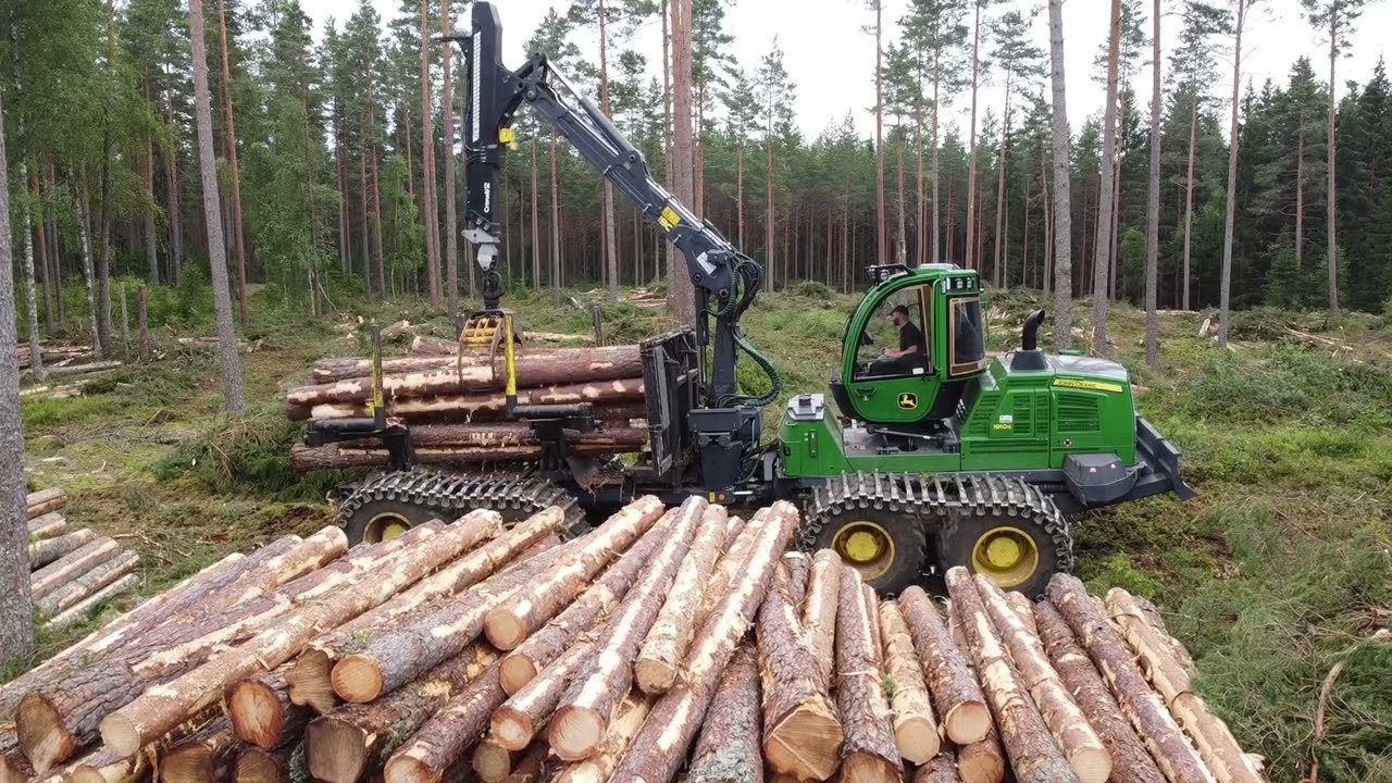 🌲Drone view🪵John Deere 1910G and 1270G working together🌲