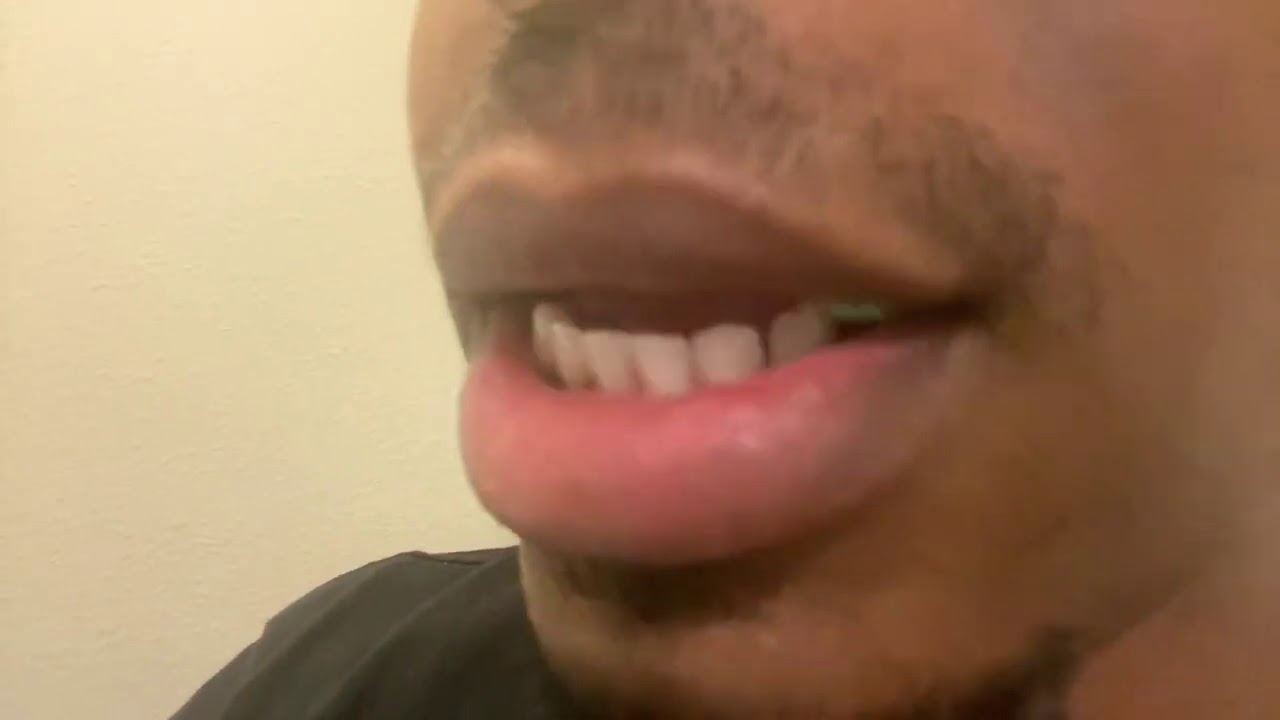 Asmr gum chewing 3