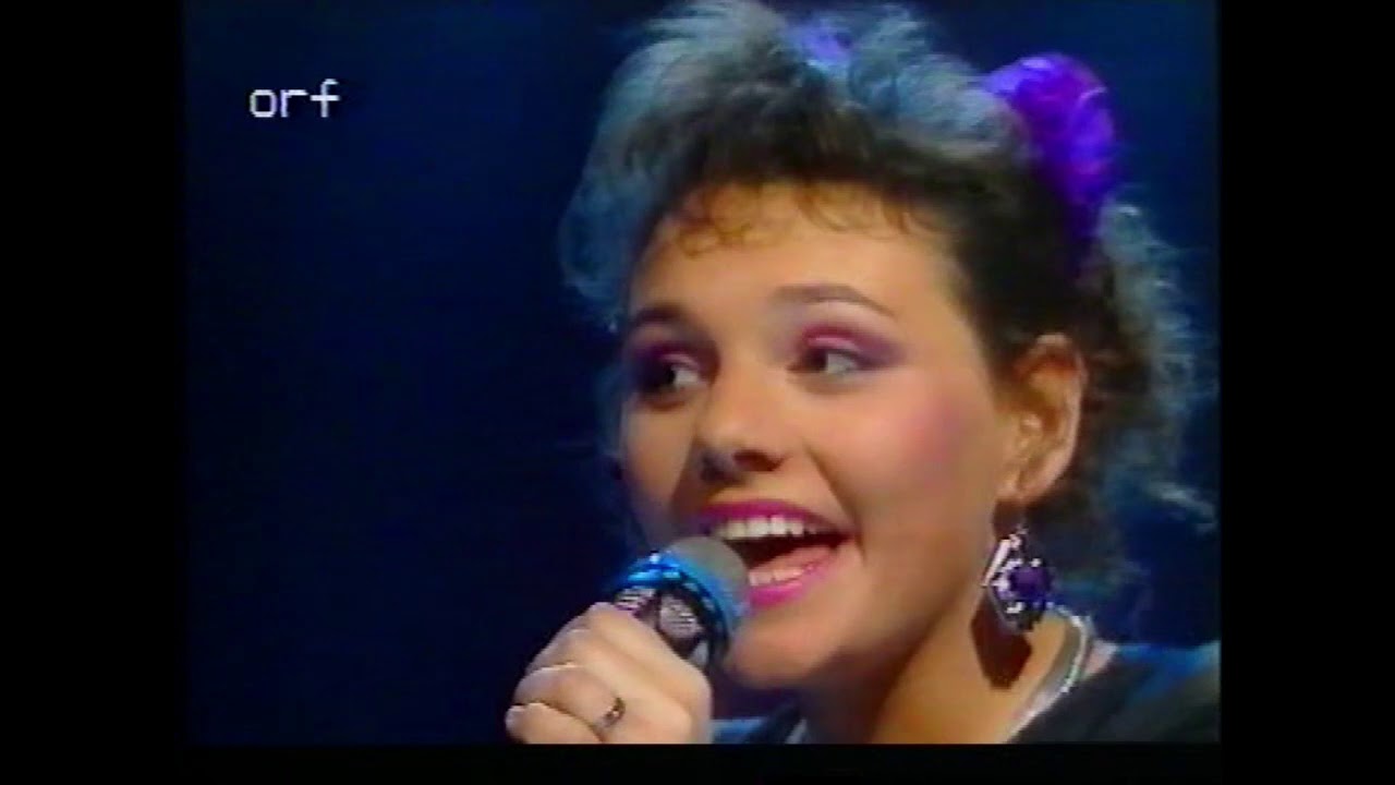 1987 Denmark: Anne Cathrine Herdorf - En lille melodi (5th place at at Eurovision Song Contest)