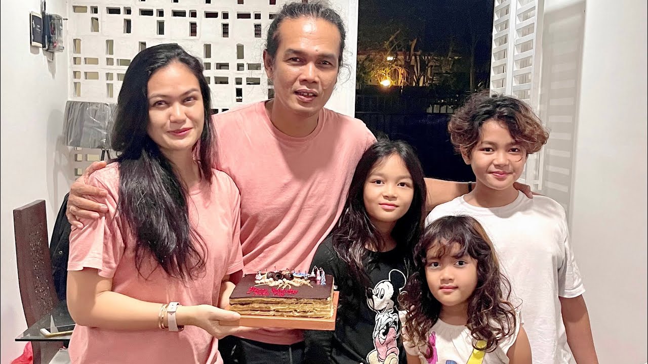 lagi jamming di surprise’in 😃 happy birthday papap Pay yg ke 52 @JendralMaya