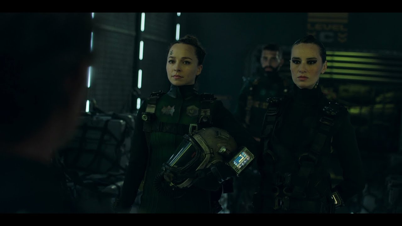 The Expanse - Camina Drummer is easily persuaded to give Walker a Tour